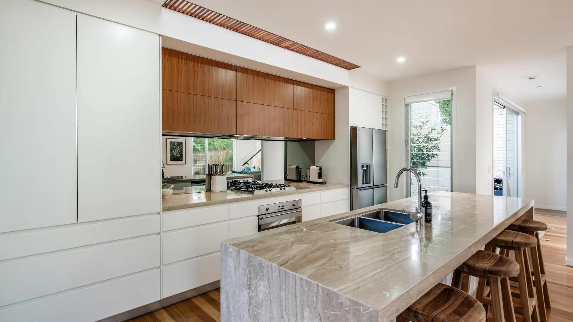 Headlands Hideaway - Pet Friendly Home At Moffs Caloundra