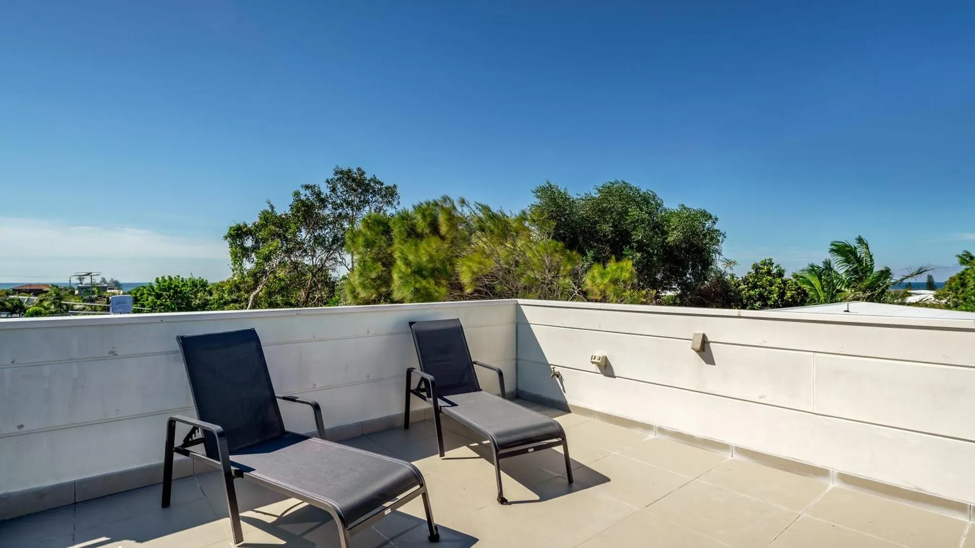 Holiday home Headlands Hideaway - Pet Friendly Home At Moffs Caloundra