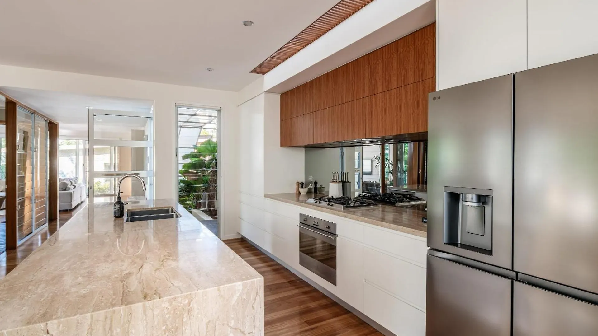 Headlands Hideaway - Pet Friendly Home At Moffs Caloundra Australia