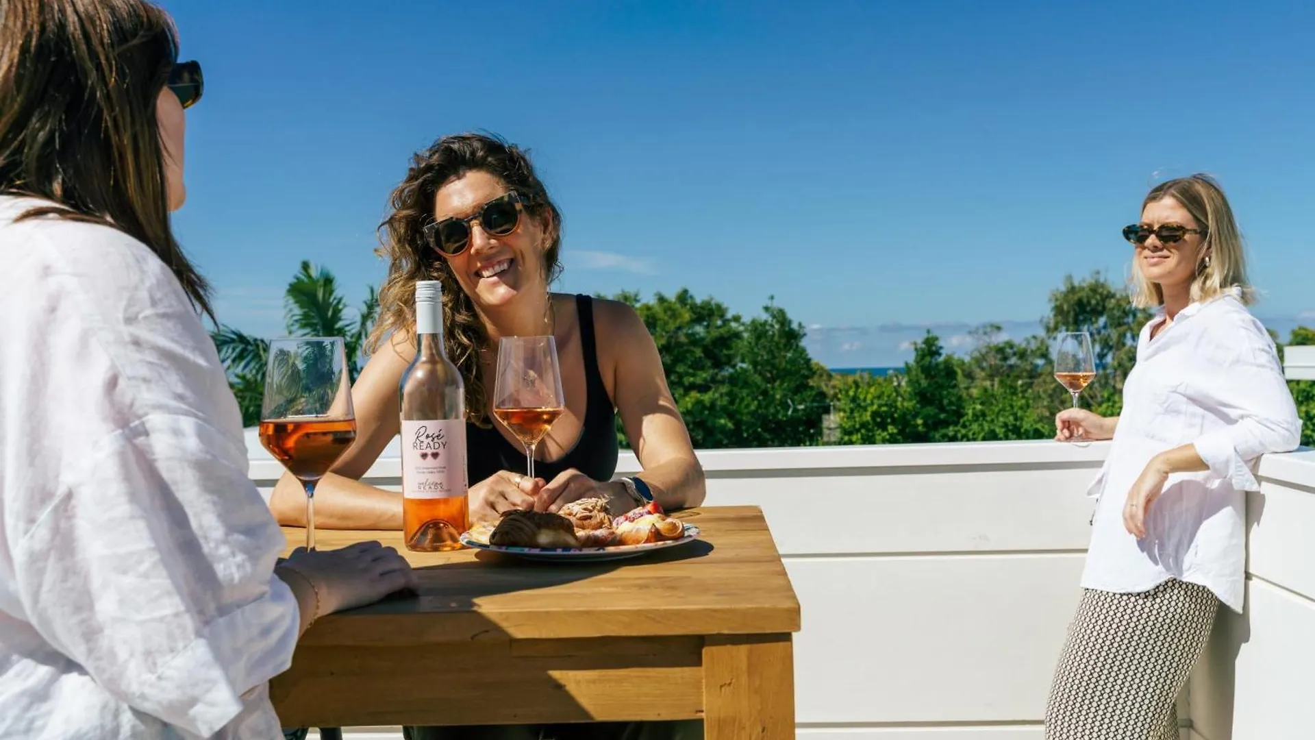 Headlands Hideaway - Pet Friendly Home At Moffs Caloundra 0*,