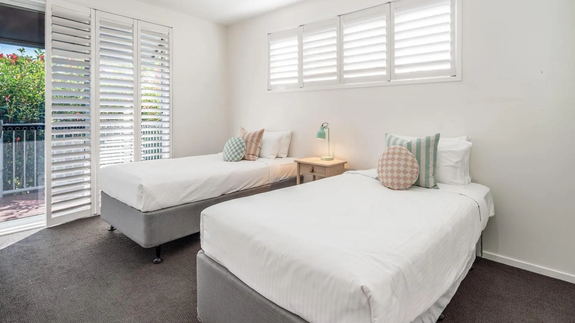 Headlands Hideaway - Pet Friendly Home At Moffs Caloundra Holiday home