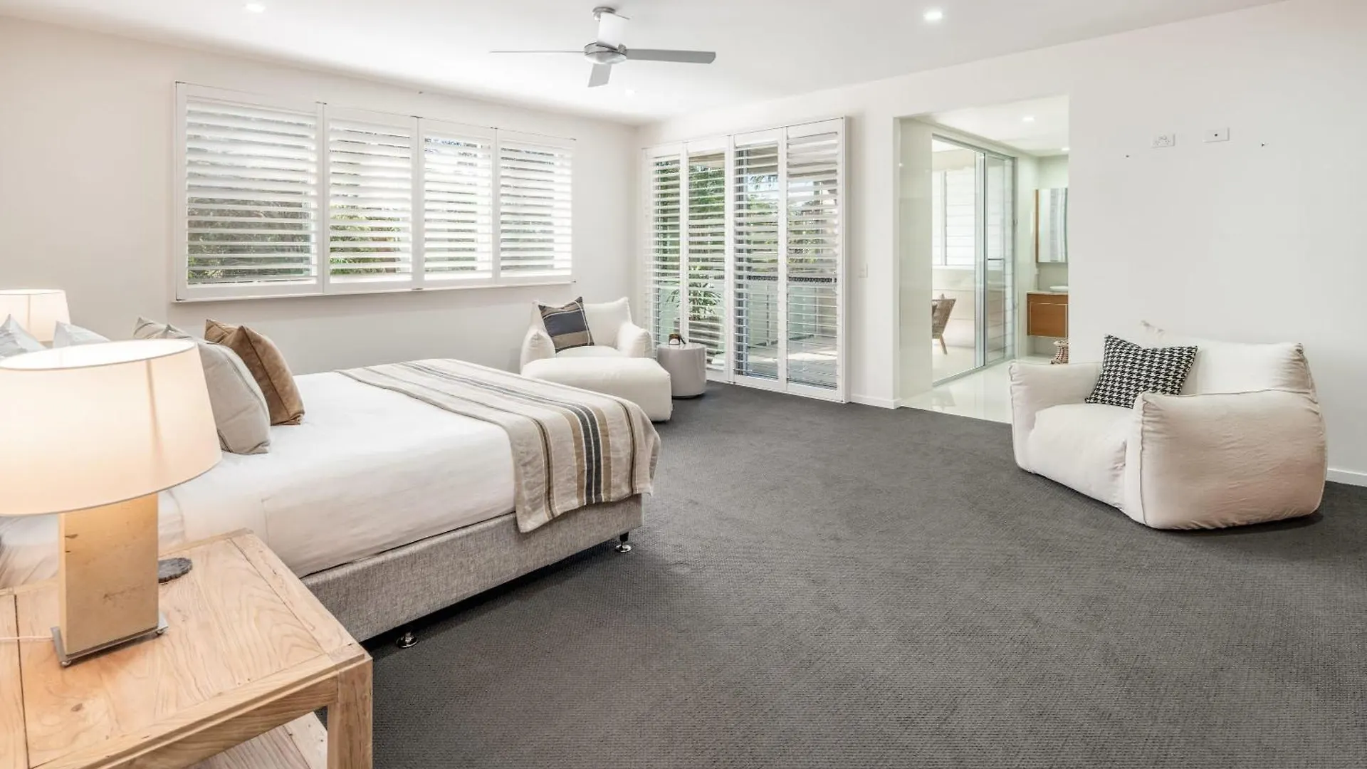 Headlands Hideaway - Pet Friendly Home At Moffs Caloundra