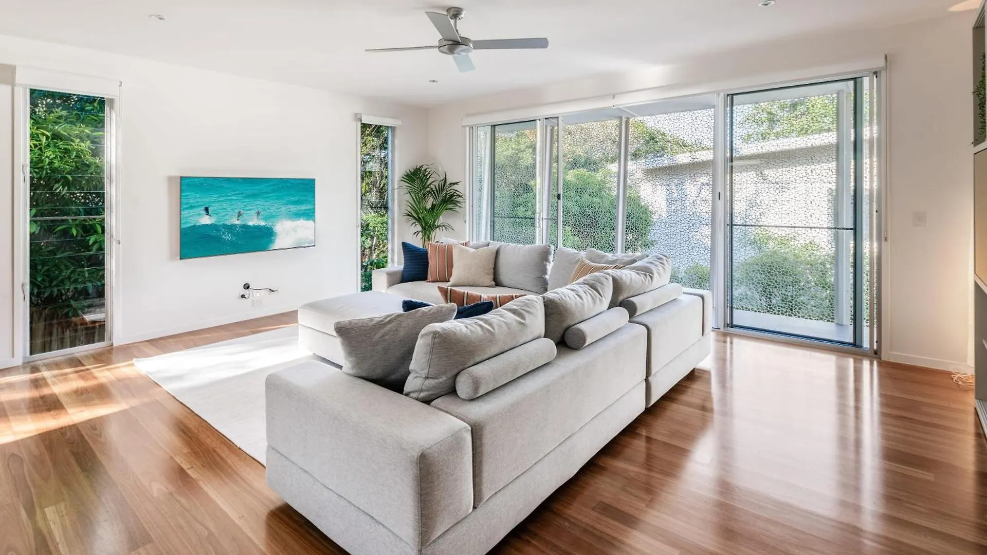 Headlands Hideaway - Pet Friendly Home At Moffs Caloundra Australia