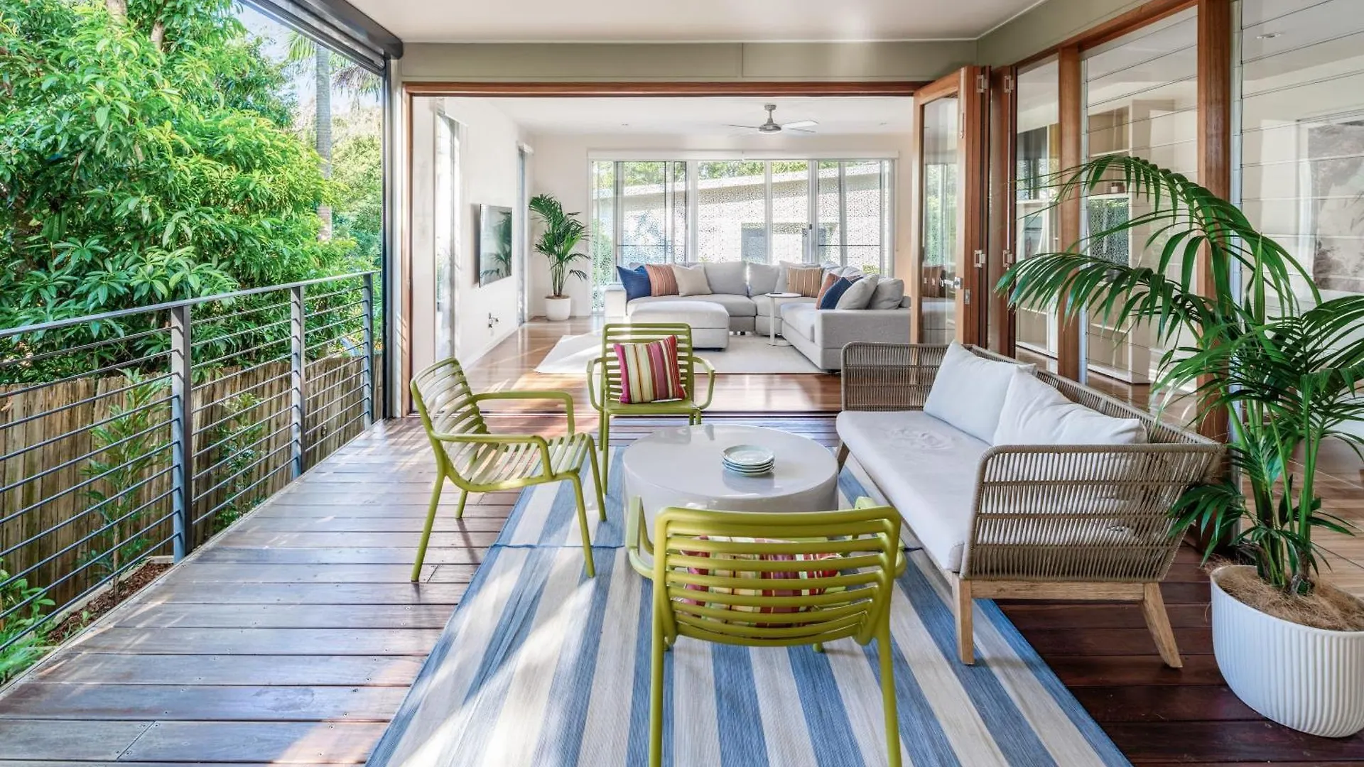 Headlands Hideaway - Pet Friendly Home At Moffs Caloundra Holiday home