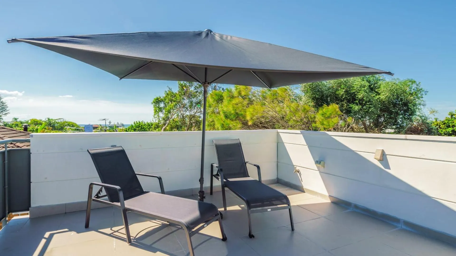 Headlands Hideaway - Pet Friendly Home At Moffs Caloundra Australia