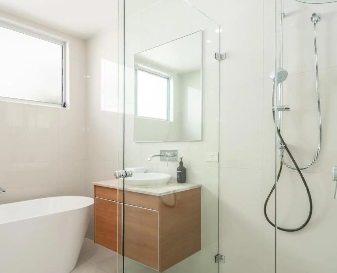Headlands Hideaway - Pet Friendly Home At Moffs Caloundra 0*,
